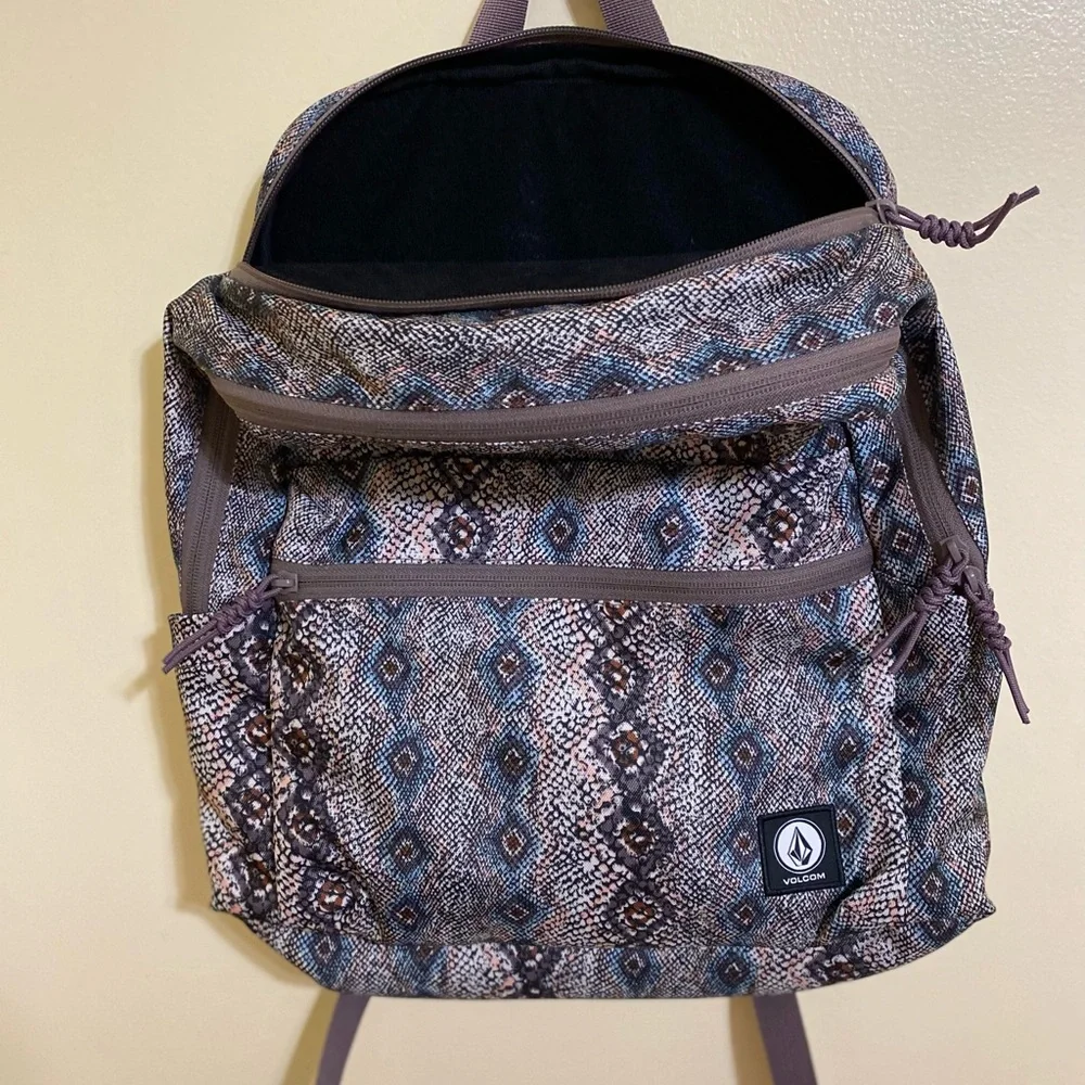 Volcom - Picture 6 of 6